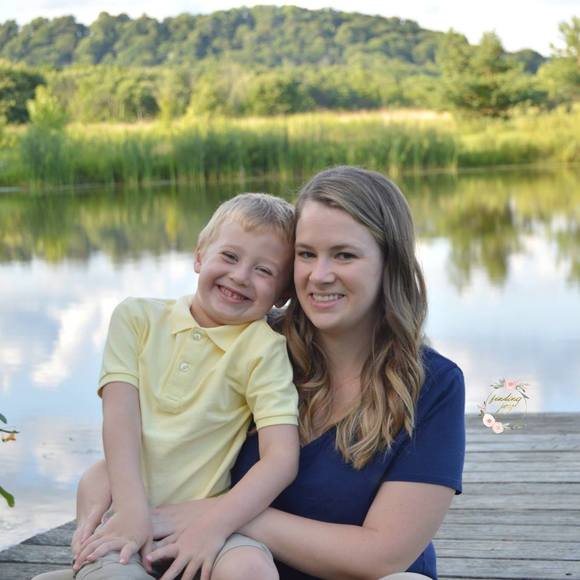 Meet your Posher, Emily - Picture 2 of 4